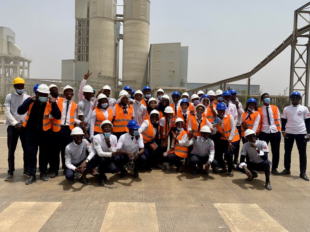 IsmIngenieurs's tweet photo. Visite d’#entreprise à #Dangoté ! Matinée riche en #découvertes, en apprentissage et en partage pour nos #etudiants inscrits en #Transport et #Logistique. Merci à toute l’équipe de @DangoteGroup pour la disponibilité &amp; l’accueil chaleureux 
#ISMdigitalcampus #GroupeISM https://t.co/CGYSsq32HF