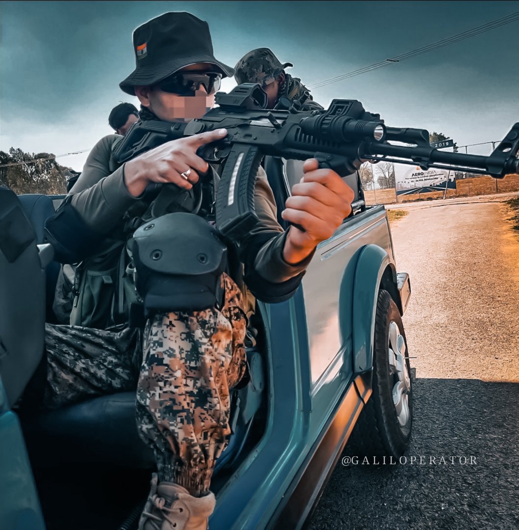 galiloperator's tweet image. IAF GARUD SF COMMANDO with FAB DEFENSE MOD AK. 
.
Edited by:- @galiloperator
.
#iaf #garud #garudcommandos #commandos #indianairforce #indiannavy #indianarmy #fabdefense #ak #indianarmedforces #ArmedForces
