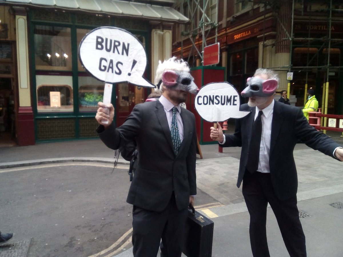 XRCalderdale's tweet photo. There are some brave Valley 🦊 in London this morning. In solidarity with Indigenous Land Protectors Protesting Lloyds of London, an insurer of the Transmountain Pipeline expansion (#TMX) #extinctionrebellion #Greenwash cleaners &amp; banking rats keeping spirits high. https://t.co/hg9Sjg1QlE