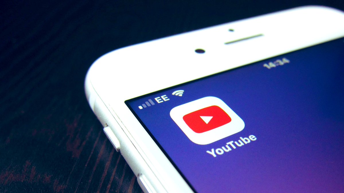 Selina_Tech's tweet image. Google is rolling out picture-in-picture support in the #YouTube app to all #iPhone and iPad users in the US, including those not subscribed to YouTube Premium.