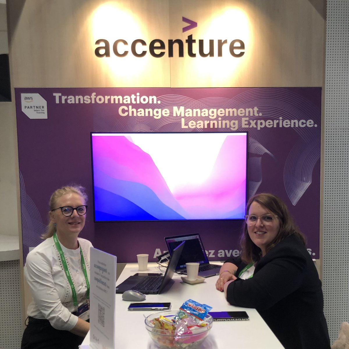 OCTOAcademy's tweet photo. Le #AWSSummitParis est lancé.
Les équipes d’ @AccentureFrance, @gekko_sas et OCTO Academy vous accueillent toute la journée dans l’espace « Training and Certification » au 2eme etage.
#cloud #aws #certifcation #formationpro https://t.co/BYOgjA0LRH