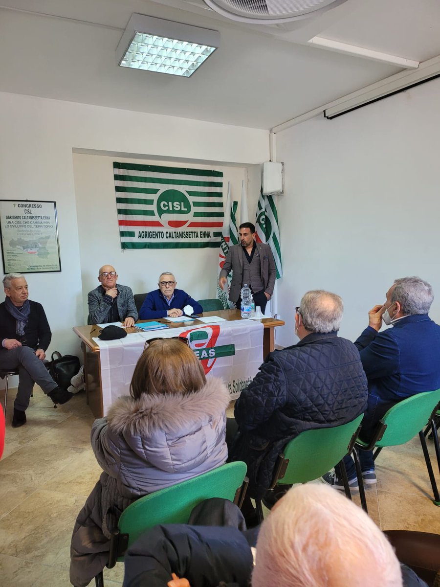 FNPCISLSicilia's tweet photo. Alla Presidenza dell'@AAgrigento è stato eletto il giovane @emiliofedele78 a cui vanno le nostre congratulazioni auguri di buon lavoro @AlfioGiulio @samontalbano49 @AnteasSicilia @FnpCisl @CislSicilia https://t.co/3swc2L8uFn