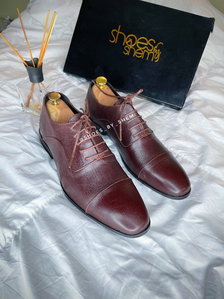 shemogoli's tweet photo. Created different design with the same leather, available in all sizes 40-49 
25,000 NGN call or WhatsApp 08160608473 #AbujaTwitterCommunity #NigerianIdol https://t.co/yFowVzlr7z