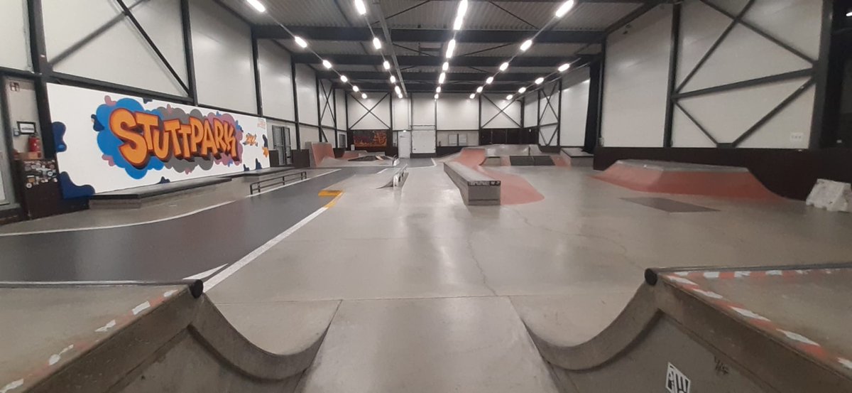 nftyskateboards's tweet photo. #stuttpark
our monday old man #skateboarding group meeting
If you're in the area and feel OLD we welcome you!
β€οΈπΉπ΄ https://t.co/XAYpb8SxRY