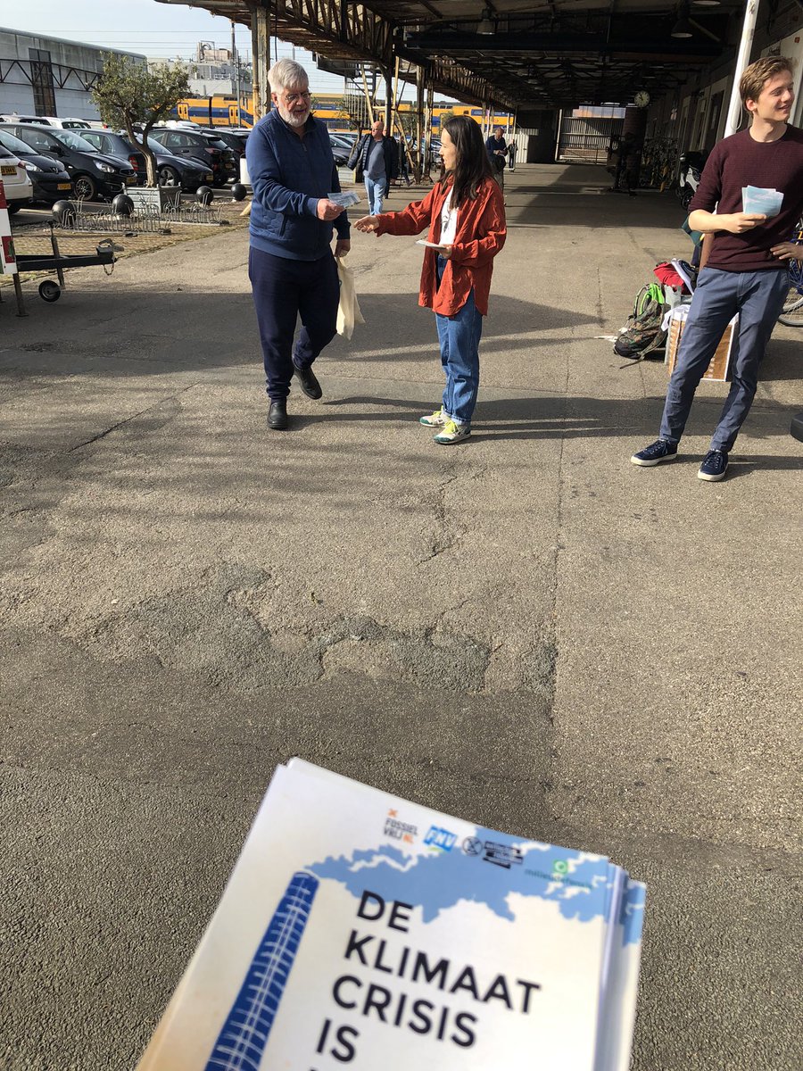 Nielsjongerius's tweet photo. Nu bij @FNV congres steun aan het verzamelen voor de oprichting van het netwerk klimaat.
Doe mee en sluit je aan https://t.co/kzuAXIr3gV
Voor de rechtvaardige transitie. https://t.co/cEPTcsYG2w