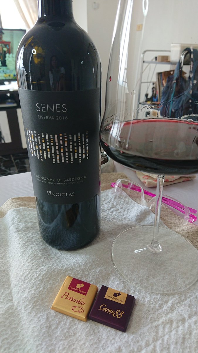 yoriandDD's tweet photo. ムエタイからの休日、15:35。
2本目は大好きな #argiolas の #senes で💖🍷 https://t.co/GFk1AYAqlV