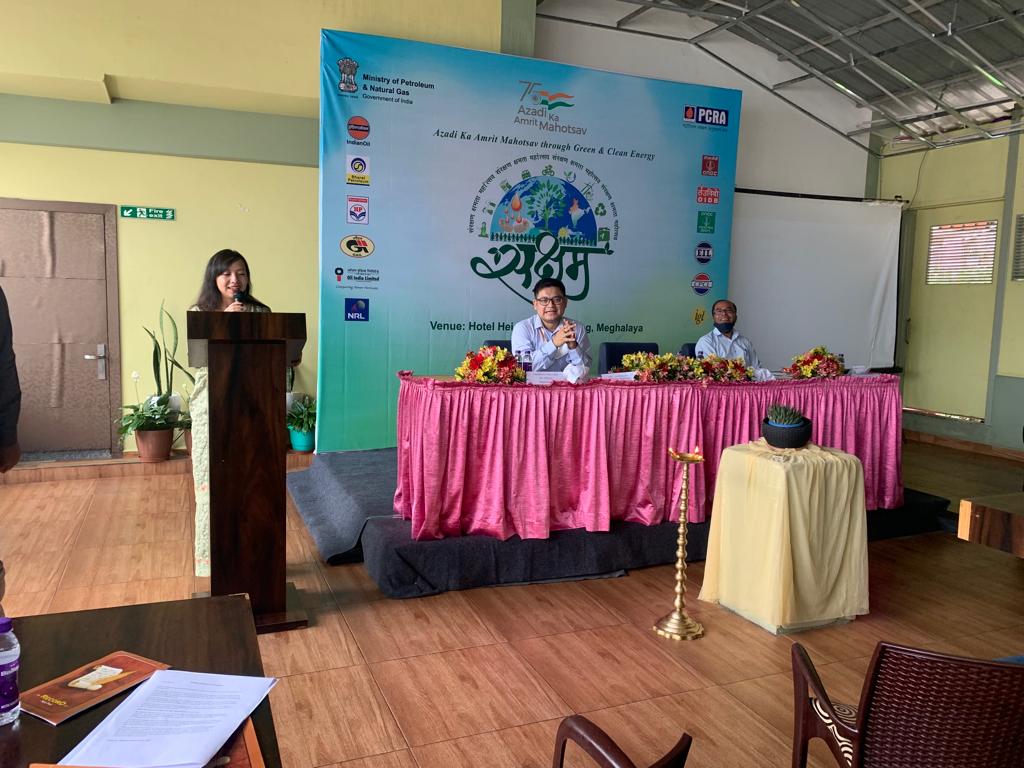 iocl_meghalaya's tweet photo. Inauguration of #Saksham2022 in Meghalaya graced by Smt Isawanda Laloo, Deputy Commissioner, East Khasi Hills as Chief Guest & Mr Winfred Warshong, Deputy Director, Commerce & Industries, Govt.of Meghalaya as Guest of Honour
#GreenandCleanEnergy
#ConserveFuel
#UseFuelJudiciously https://t.co/cgYcGTWKtr