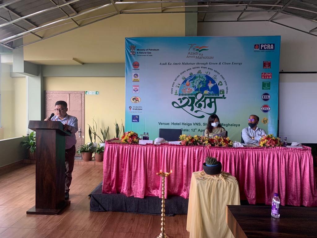 iocl_meghalaya's tweet photo. Inauguration of #Saksham2022 in Meghalaya graced by Smt Isawanda Laloo, Deputy Commissioner, East Khasi Hills as Chief Guest & Mr Winfred Warshong, Deputy Director, Commerce & Industries, Govt.of Meghalaya as Guest of Honour
#GreenandCleanEnergy
#ConserveFuel
#UseFuelJudiciously https://t.co/cgYcGTWKtr