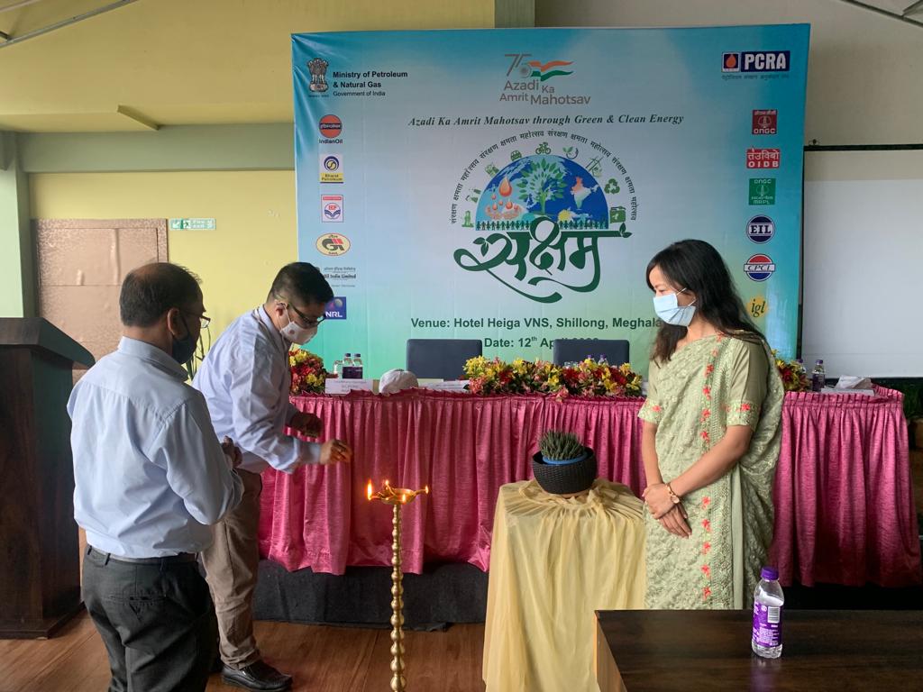 iocl_meghalaya's tweet photo. Inauguration of #Saksham2022 in Meghalaya graced by Smt Isawanda Laloo, Deputy Commissioner, East Khasi Hills as Chief Guest & Mr Winfred Warshong, Deputy Director, Commerce & Industries, Govt.of Meghalaya as Guest of Honour
#GreenandCleanEnergy
#ConserveFuel
#UseFuelJudiciously https://t.co/cgYcGTWKtr
