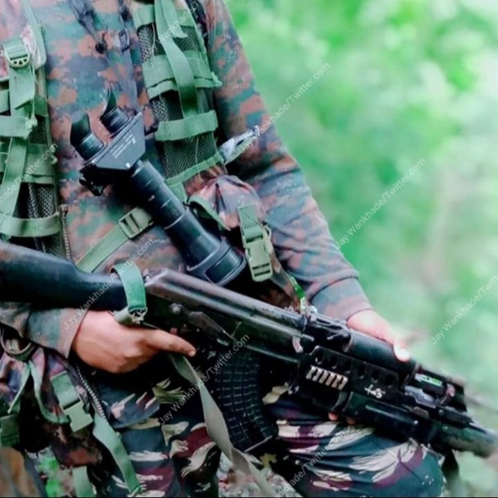 jaywankhadejrw's tweet photo. #CRPF 

Bharat Electronics Limited (#BEL) Passive Night Vision Binocular &amp; ARSENAL AR-M1 #AssaultRifle with
ARSENAL M6 40mm Under Barrel Grenade Launcher (#UBGL) https://t.co/iZ5As3b6MS