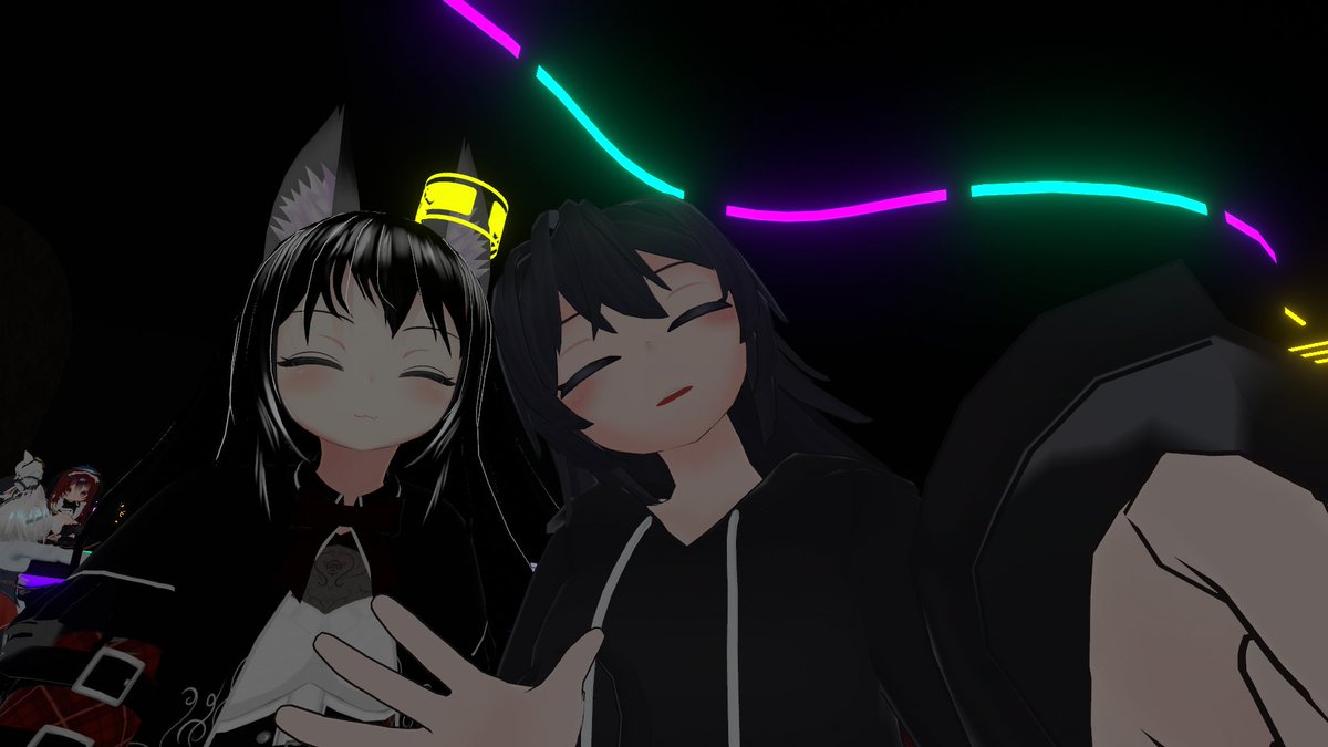 VRC_YaMoSyuXtu_'s tweet photo. #ATRANGE
4/9のアトランジェルでの写真📸
1,2:DJとかげちゃん🎧
3,4:ヨドコロちゃんとのツーショット☺️ https://t.co/bGjuY2qPND