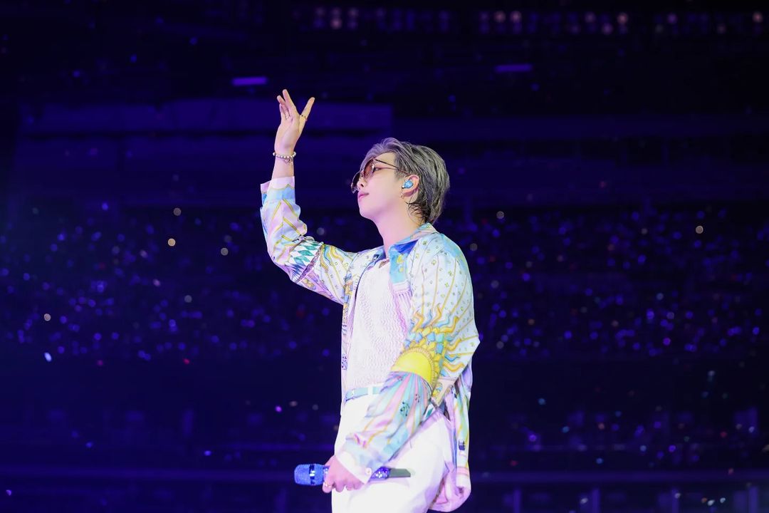 geserser's tweet photo. Terima Kasih Telah memberikan yang terbaik untuk ARMY💜🥰#WeLoveNamjoon 
#alwayswithnamjoon https://t.co/3YFfLEhbQJ
