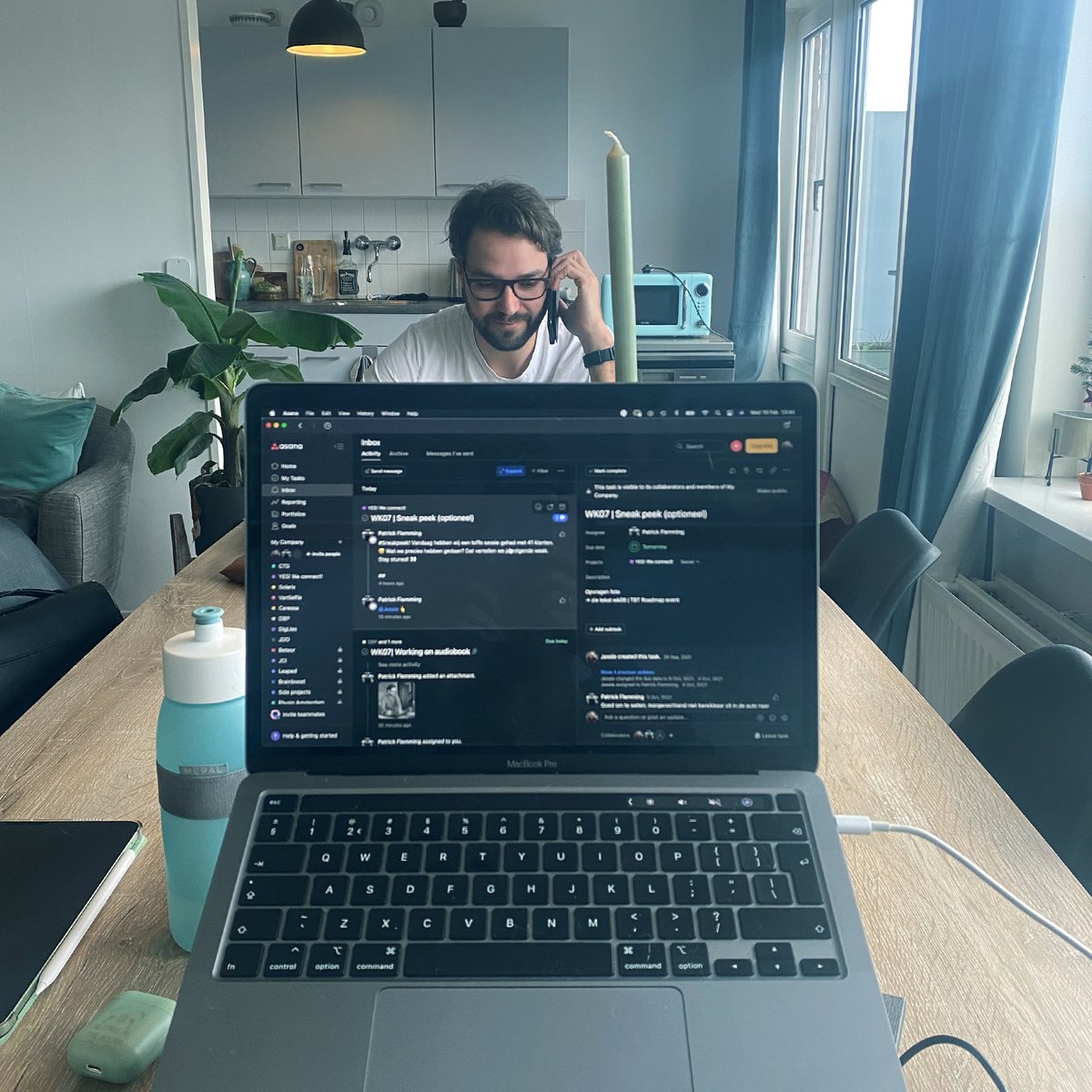 DigiJes's tweet photo. Thuiswerken als eenmanszaak is vaak, tjah, alleen... Gelukkig heb ik soms ook gezellig bezoek. 😉 Mijn thuiswerkplek is ook eindelijk af en zo zat daar laatst nog Suzanne Olsthoorn! 

Welke freelancers werken er nog meer weleens thuis met anderen? ✋

#contentmarketing https://t.co/avj3lMo0wx