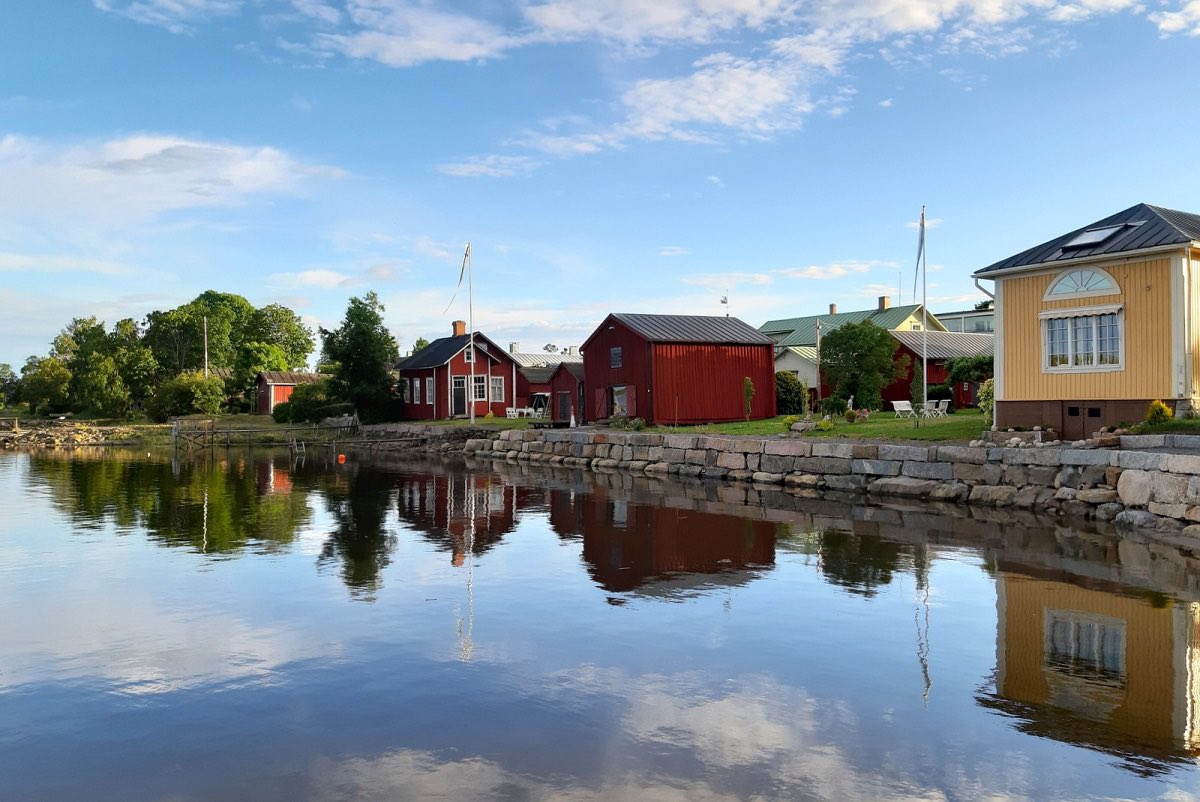 We are expanding fast mobile connections in Ostrobothnia: today <a href="/ElisaOyj/">Elisa</a> #5G network was opened in Närpiö, Kristiinankaupunki, Maalahti and Lappajärvi. This makes a total of 164 #Elisa5G municipalities in Finland.
