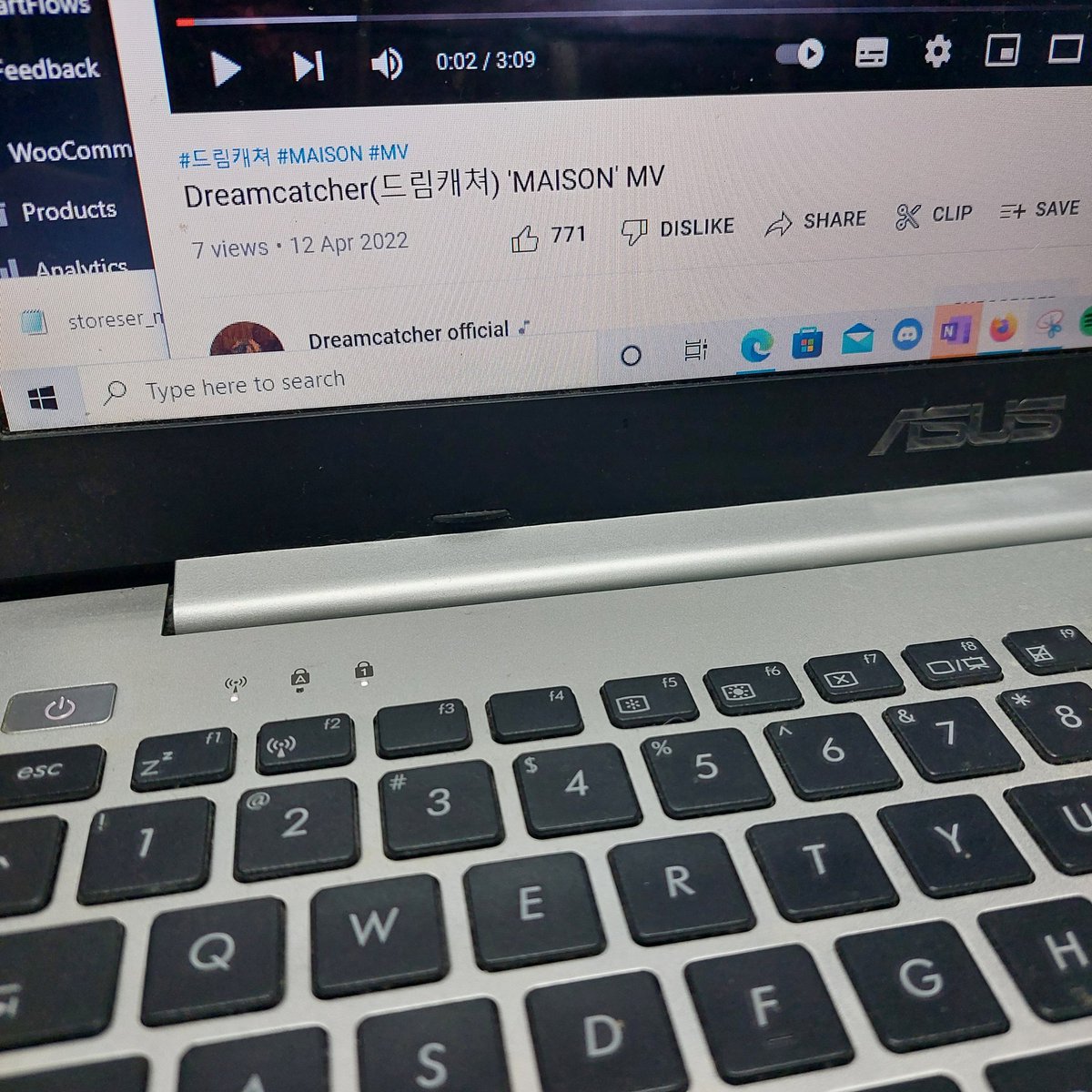 __sxza__'s tweet image. Shhiiiiiiiiii wehyyyyy aaaaa dah lah kena tahan react. dkt2 office ni aku mcm nak melompat dah... wowww dcc!!!
#MAISON #Apocalyspe #SaveUs #Dreamcatcher #드림캐쳐 @hf_dreamcatcher