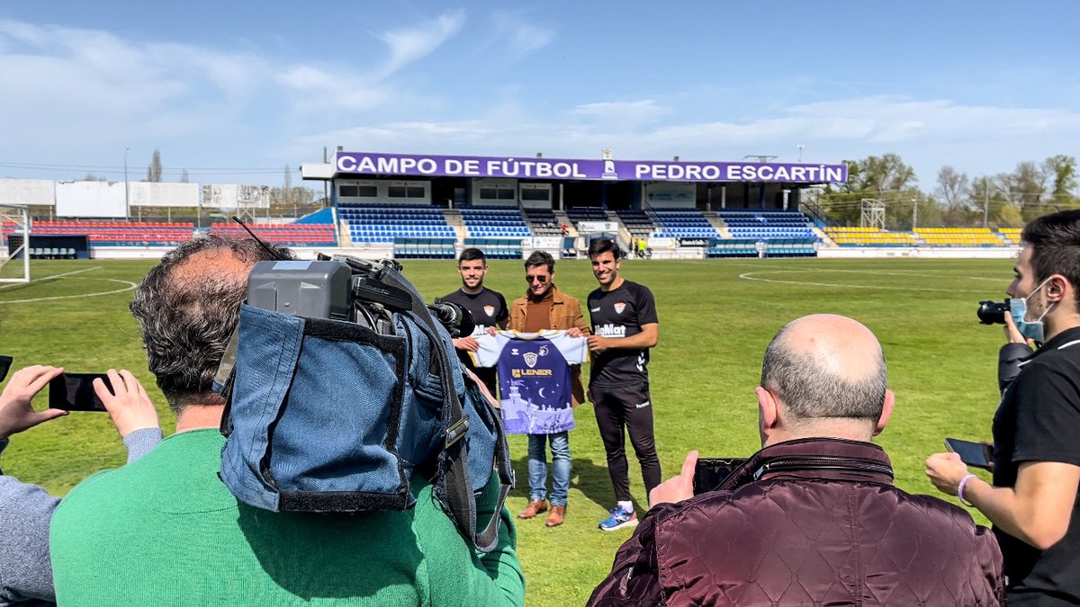 🤟⚽️ <a href="/urdialesweb/">Diego Urdiales</a> 𝗳𝗶𝗰𝗵𝗮 𝗽𝗼𝗿 𝗲𝗹 <a href="/deporguada/">C.D. Guadalajara 🟣⚪️</a> 𝗽𝗮𝗿𝗮 𝗹𝗮 𝗰𝗶𝘁𝗮 𝗱𝗲𝗹 𝟮𝟯 𝗱𝗲 𝗮𝗯𝗿𝗶𝗹 𝗲𝗻 𝗕𝗿𝗶𝗵𝘂𝗲𝗴𝗮.

👉 El torero riojano ha sido imagen de un acuerdo entre el club de fútbol y la empresa organizadora del festejo.