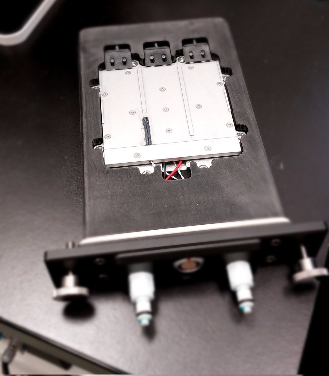 HeartMeltingIce's tweet photo. After our #precious samples have made it to @EarthSciCam, it's time to explore the LA-ICP-MS. The new #cryocell specifically designed for frozen thin sections is crucial for our studies, because it keeps the samples #frozen. With the old monster on the right, it was a gamble. 5/ https://t.co/oMS3zDsVEb