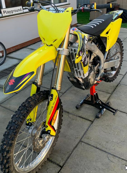 GrangeEPPol's tweet photo. This off road motorbike was stolen from Hardy Close at approx. 01:15am on 11/04/2022. If you noticed anything suspicious or have any information which may assist police in their enquiries then please contact us on 101 or via our website ref IML-1242928. https://t.co/xG49Hg8cEd