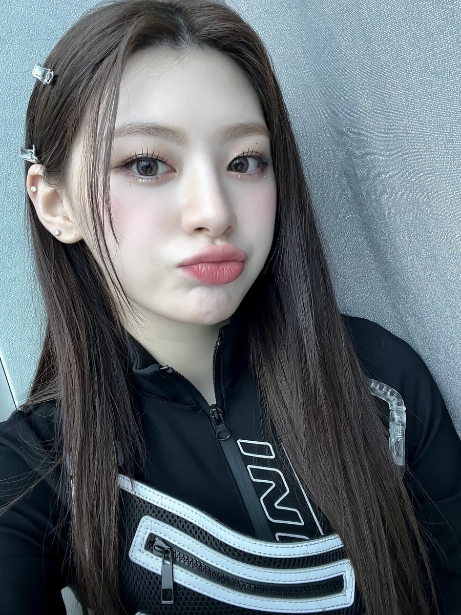 seeunpics's tweet photo. noot noot seeun >> https://t.co/UR60tFK4rD