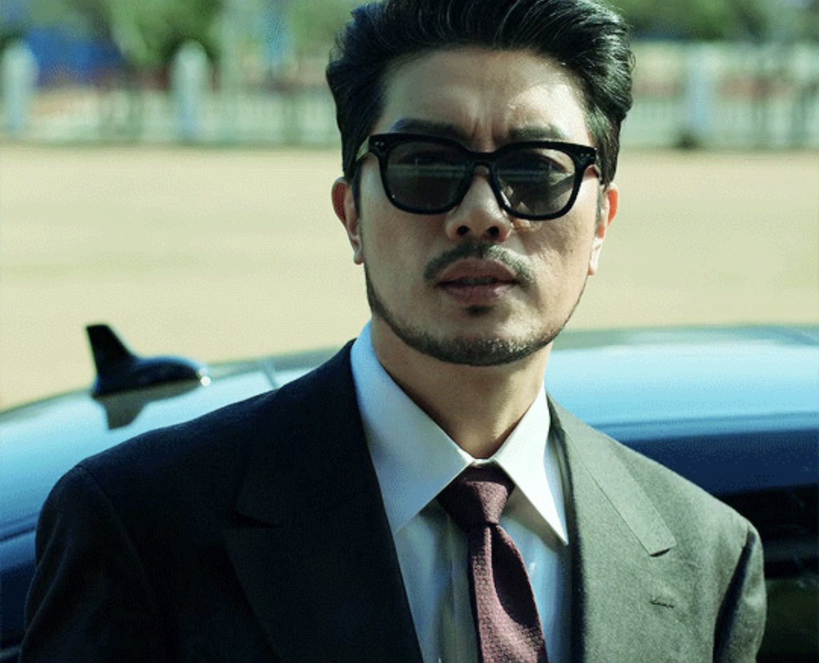 9lucose99's tweet photo. What is the exact purpose to make these drug lords hot AF?
#HanJaeHo #한재호 #ChoiMuJin #최무진 #hottestvillain #youarethedrug https://t.co/IqunEPIAT4