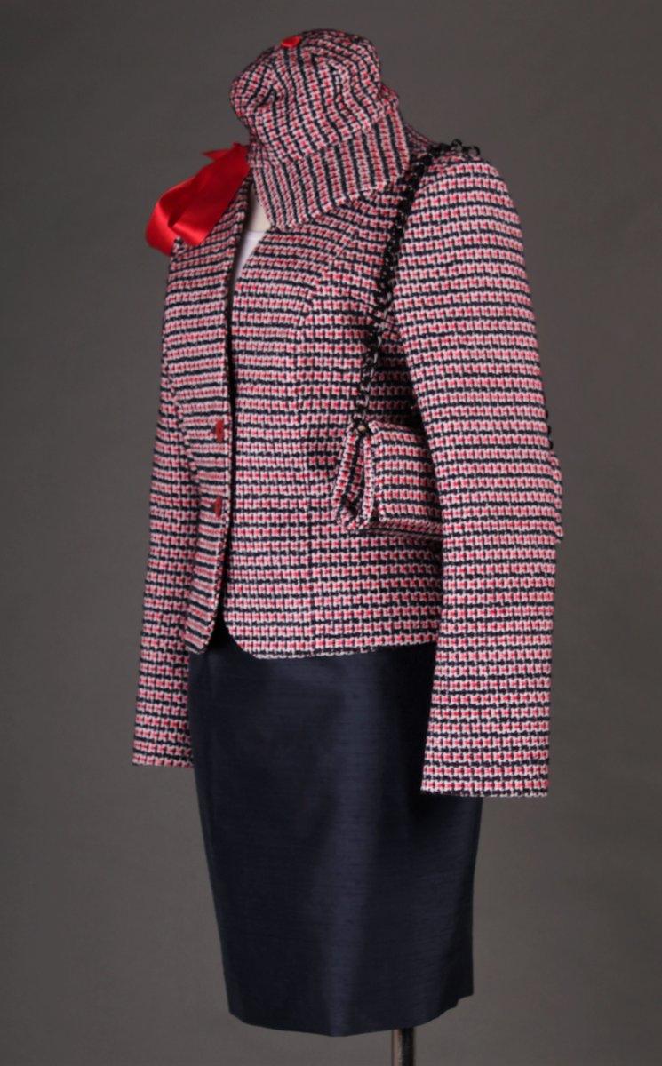 SheSuit's tweet photo. @SheSuit we love this outfit:-) https://t.co/uQBQvennWI