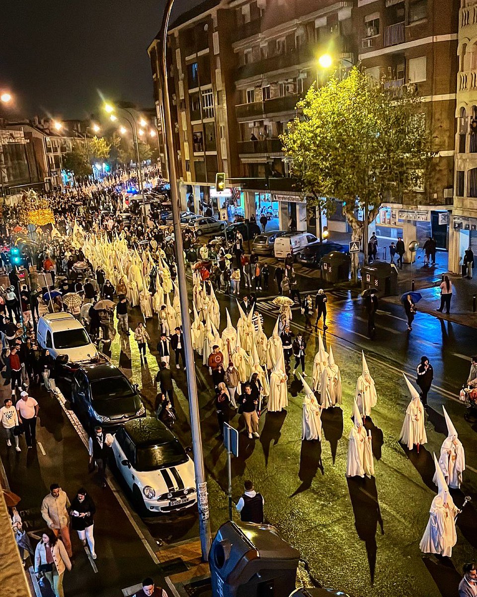 *AGRADECIMIENTO DE LA JUNTA DE GOBIERNO*

Hay ocasiones en que la vida y sus circunstancias nos ponen a prueba.
No se nos olvidará fácilmente este esperado Lunes Santo de 2022. Como tampoco, los extraordinarios momentos vividos y hasta sufridos.
Que Dios os lo pague.