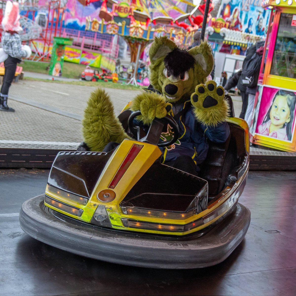 regdinonova814's tweet photo. Need to share this masterpiece by 📷@AtroxTheFox ... being fursuiter in Lunapark was such a fun!
#Matejska #MatejskaPout #Autodrom #Furry #Fursuiter #GreenWolf #FurryWolf #Entertainment #Prague #FurryDriver #Driver #Fun https://t.co/zpboHpmRhl