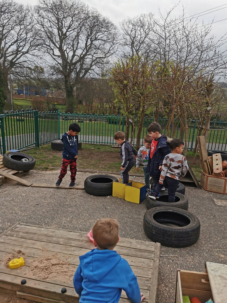 OrmistonPrimary's tweet photo. Great fun making our own obstacle course. #ormistonnursery
#overandunder https://t.co/5u45mm7y2A