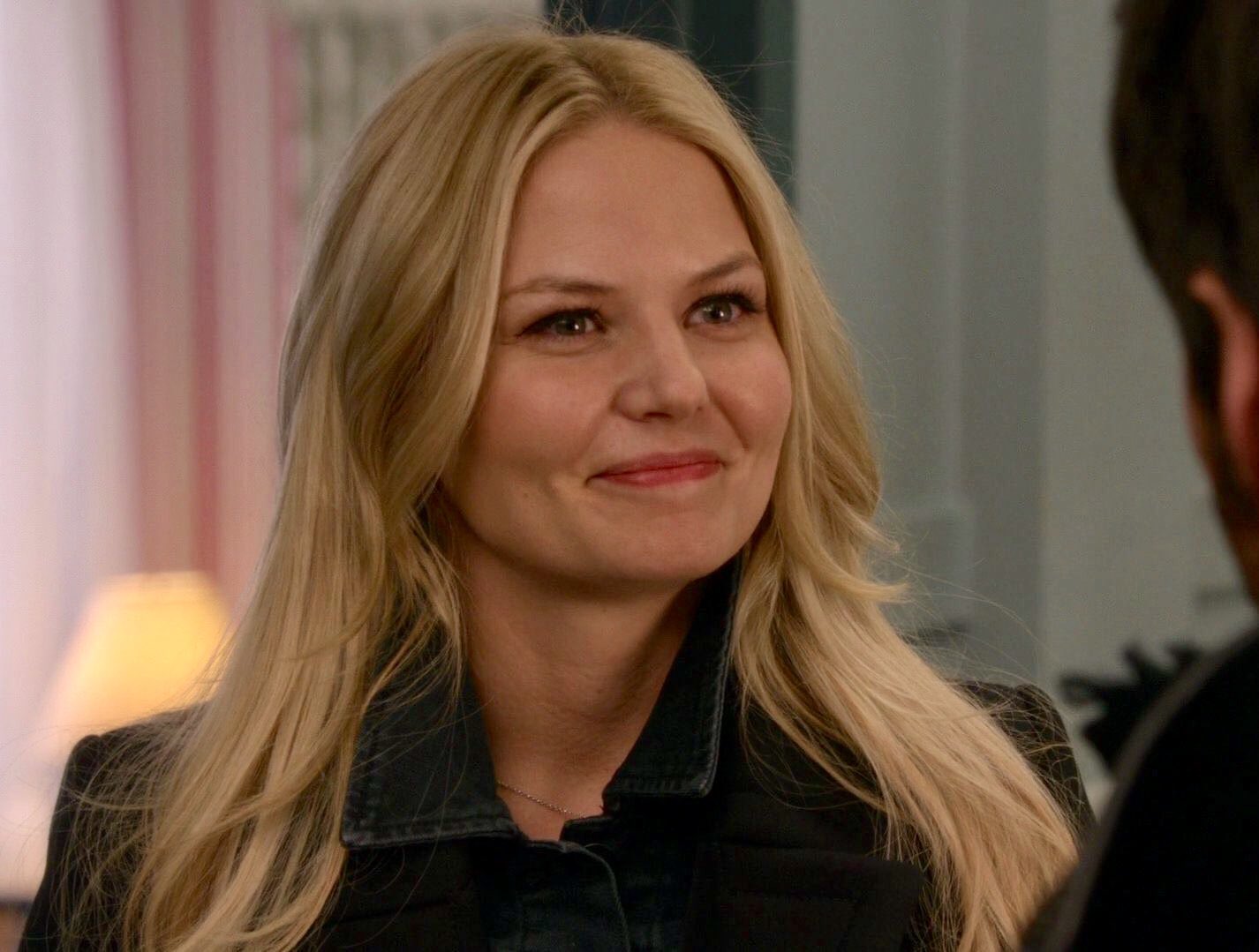 Omg miss emma so much :((( happy birthday jennifer morrison 