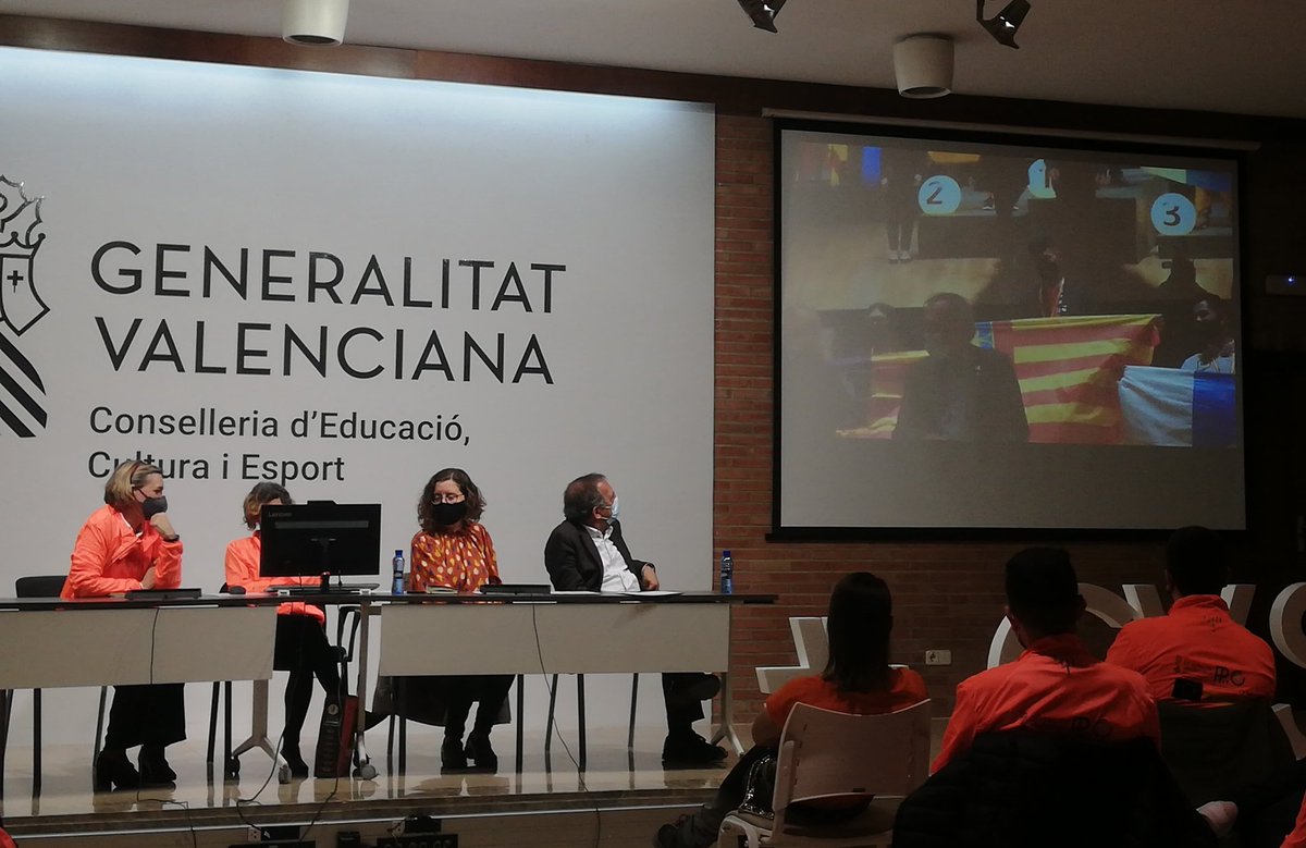 miguelsolerg's tweet image. Emotivo encuentro con el alumnado valenciano ganador de #CVskills, participante en las #SpainSkills, sus tutores y expertos. Gracias por mostrar lo mucho que ofrece la #fpvalenciana. ¡Sois un gran equipo! #FPlaPrimeraOpció