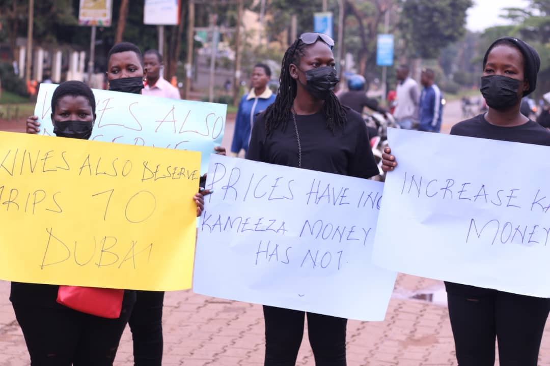 Chano8Mag's tweet photo. NBS Tv has partnered with wives who protested against their husbands yesterday, to air their Women's Conference live this Wednesday. We have the Details here;👇🏾 https://t.co/Xo48JR6r60

#Chano8Updates https://t.co/GkkJ20jVP9