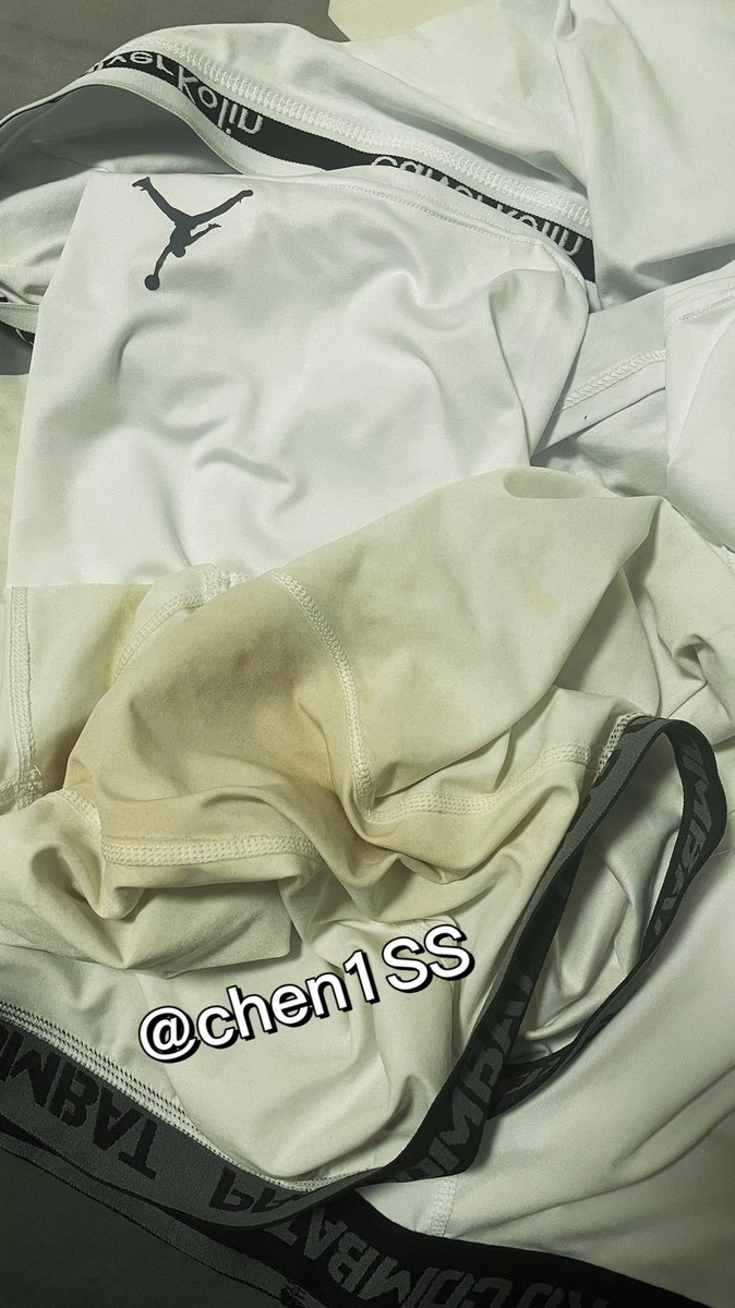 chen1SS's tweet photo. 屌太大，没穿几天味道就很浓🙄
内裤 紧身裤 白袜…要的可以来预定（限量喷浓精）

#篮球体育生 #原味球鞋 #原味白袜 #体育生浓袜 
#体育生原味 #原味内裤 #原味紧身裤 #精斑内裤 https://t.co/gokd3MCTZI