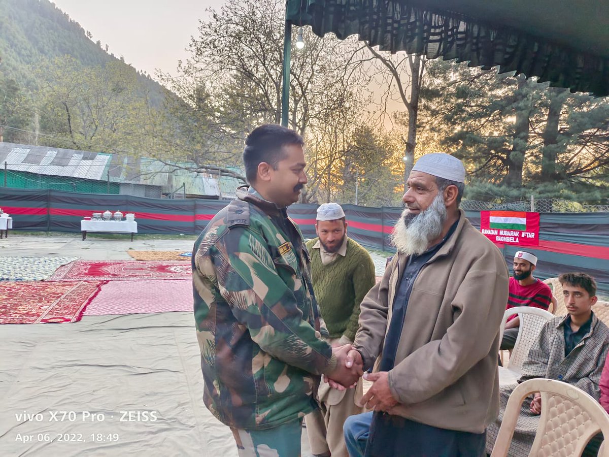 VinkarB's tweet photo. @#RoohERamzan
#RamzanKashmir
#Noor-e-Ramzan
@gijojoseph1982 @RAVINDRA_G22 @AajazRaja @adgpi @ChinarcorpsIA @IncorrigIible https://t.co/Uq2lgBzxVD https://t.co/TQ6h7TFPW1