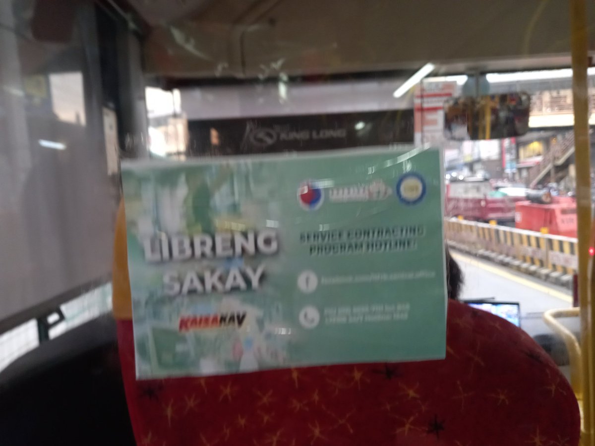 RyanUAE2's tweet photo. Nakakayamot at totoong walang ginagawa ang gobyerno bat ganun may libreng sakay na naman mula sa bus hanggang MRT. Excuse me may pera ako, char #PRRDlegacy #Tugadethebest #DOTworks https://t.co/OitZXQKduy