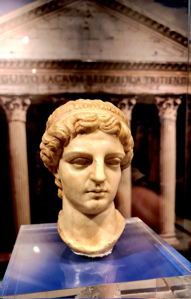 Entrar al Museo de la Romanización en #Calahorra durante el #Mercaforum y ver que tu ciudad Virouia #Briviesca aparece en varios mapas... subidon <a href="/ElisaGarrido/">Elisa Garrido</a> <a href="/morales__alv/">alvaromoralesalvarez</a>