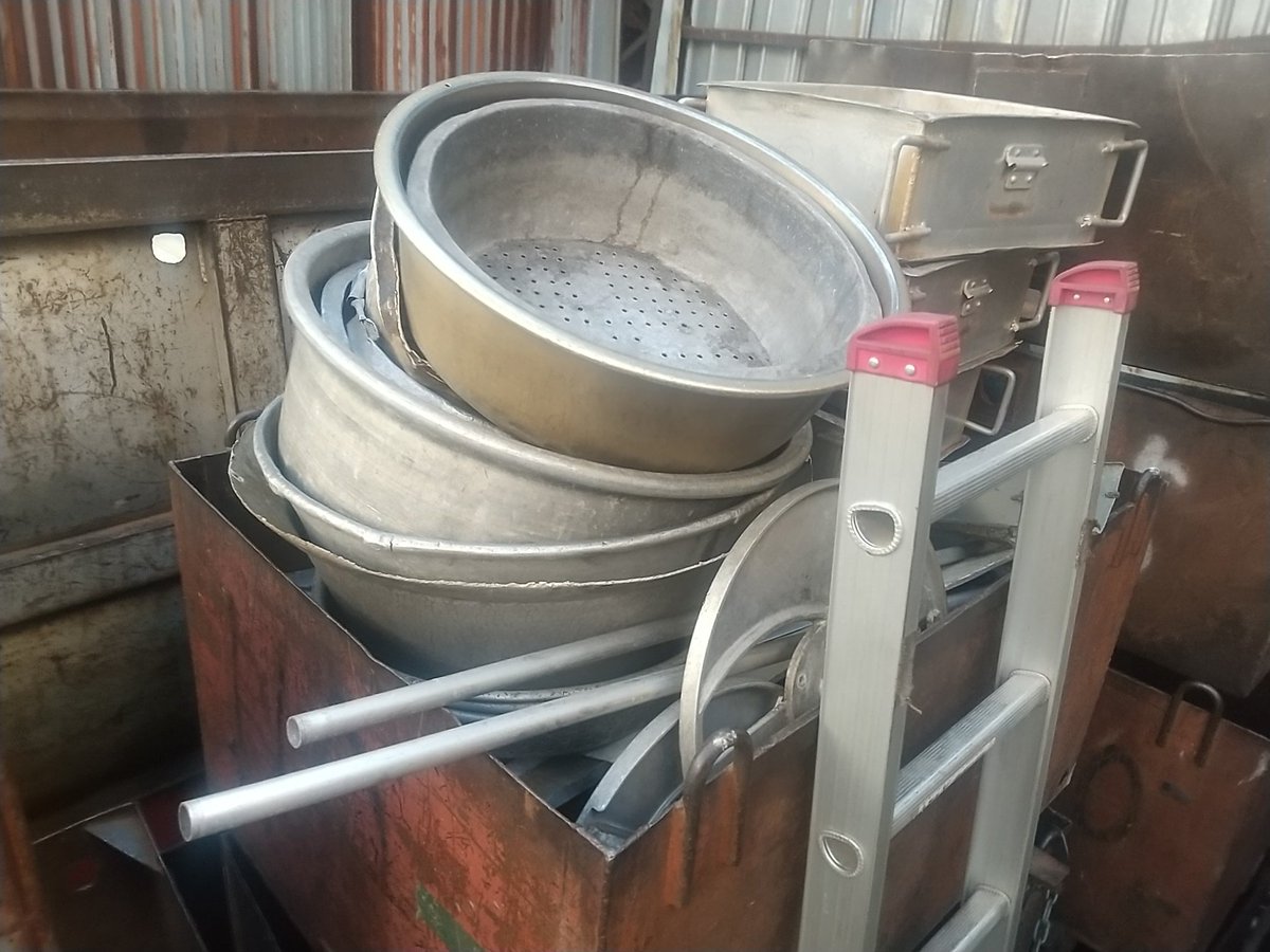 watabeshokai's tweet photo. 鉄スクラップ以外にもステン、アルミ、銅等全てのスクラップ価格が上昇しております。

もし工場、倉庫等で眠っている資材がございましたら、今がチャンスです。
お気軽にご相談くださいませ。

#工場片付け
#倉庫片付け
#鉄スクラップ
#金属回収 https://t.co/cN83qiIAyi