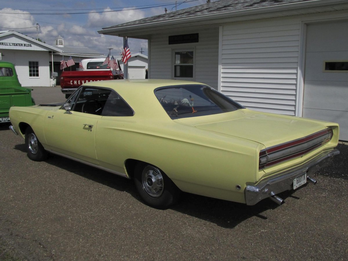 Untouched 68 Road Runner…very unassuming…except for those dual exhaust…