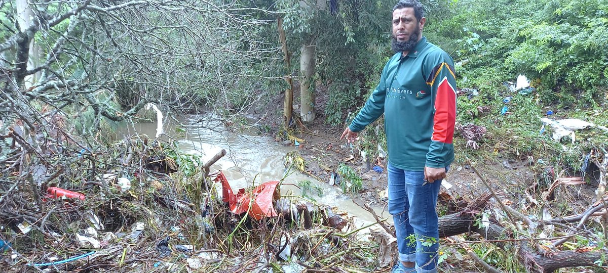 Gift of the Givers intervenes in #KZNFloods.

Read: bit.ly/37Fheiy

🟢Contributions into Gift of the Givers, Standard Bank, Pietermaritzburg, Account number 052137228, Branch Code 057525, ref 'KZN Floods'.