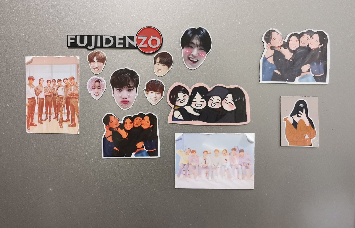 Yung mga kawork ko na naaya ko sa #DunkinPHSB19Concert kasi lowkey fan

"uy mapapanood na rin namin YARA mo" sabay turo sa ref magnet sa office 😭

<a href="/official__yara/">YARA</a> #YARAPH