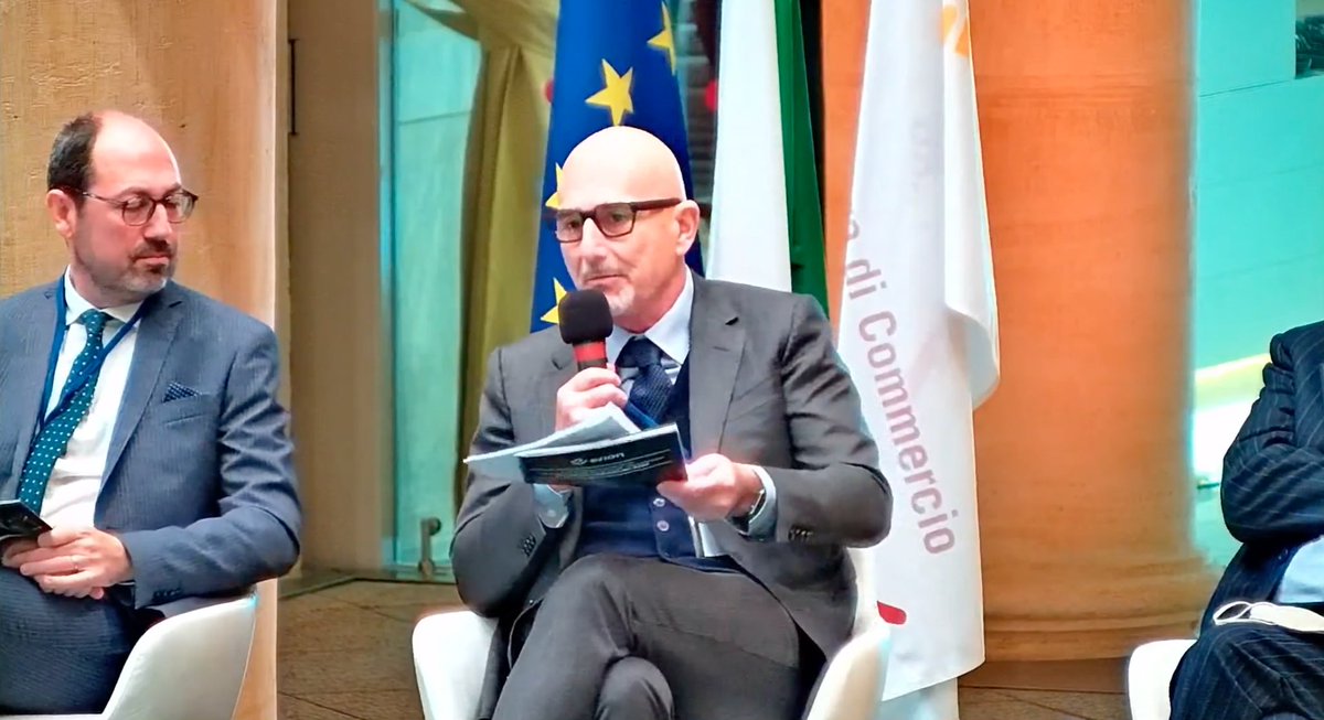 assoambiente's tweet photo. #EconomiaCircolare #RAEE @ErionSistema
Giuseppe Piardi #Assoraee | In Italia non si ha ancora contezza che il mondo dei rifiuti è un’industria.
➡️Il problema è semplice: per contrastare la #cannibalizzazione e abbandono serve un’assunzione di responsabilità da parte di tutti. https://t.co/E2kW91LlrQ