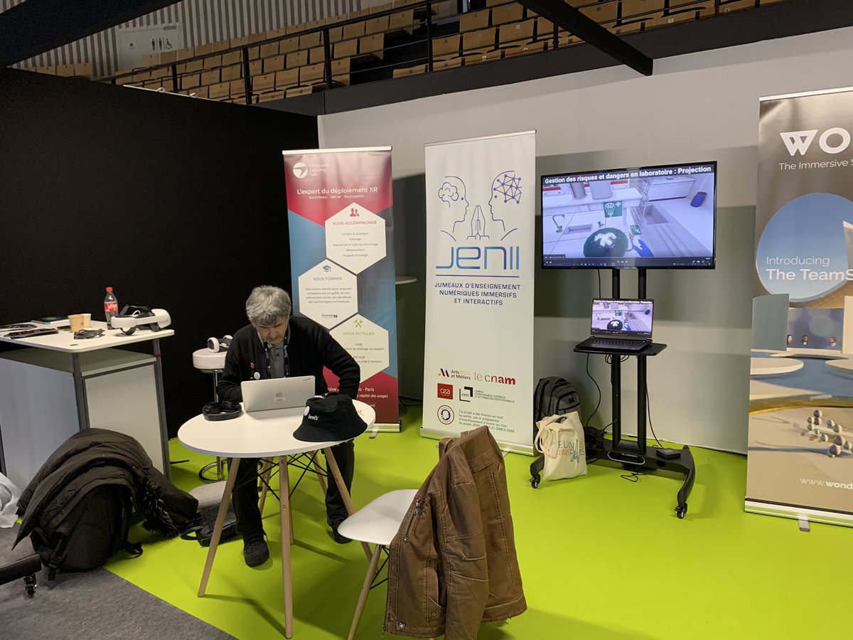 prairycat's tweet photo. Le laboratoire de Chimie GesteVR est arrivé à @lavalvirtual ! 😃
cc : @LeCnamDN1 @JENII_ensam @mimbus #jenii #immersiveTwin #VR @tkoscielniak @prairycat https://t.co/t5plBqVnmA