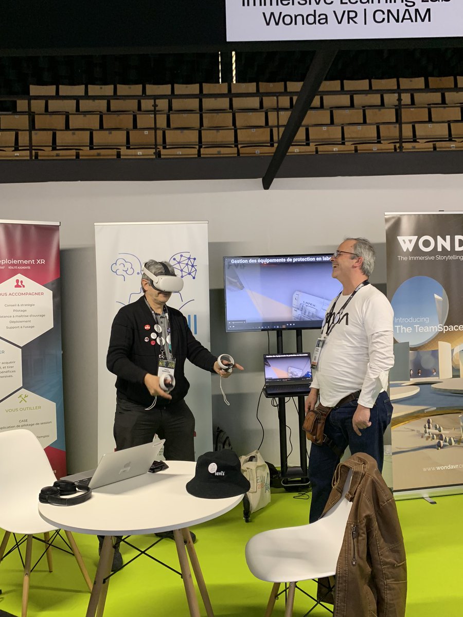 prairycat's tweet photo. Le laboratoire de Chimie GesteVR est arrivé à @lavalvirtual ! 😃
cc : @LeCnamDN1 @JENII_ensam @mimbus #jenii #immersiveTwin #VR @tkoscielniak @prairycat https://t.co/t5plBqVnmA