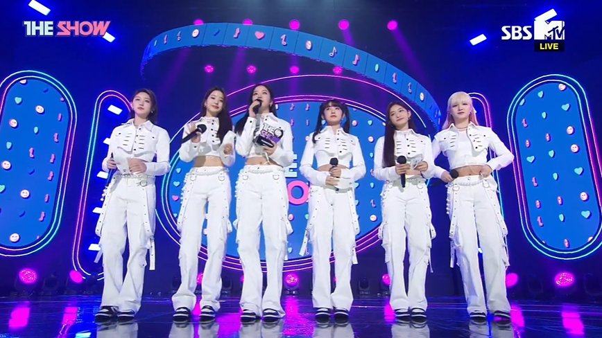 yyujinationn's tweet photo. CONGRATULATIONS IVE ON YOUR 1ST WIN WITH LOVE DIVE!

#LOVEDIVE1stWin #IVE14thWin @IVEstarship https://t.co/Yk2dmoPFQi