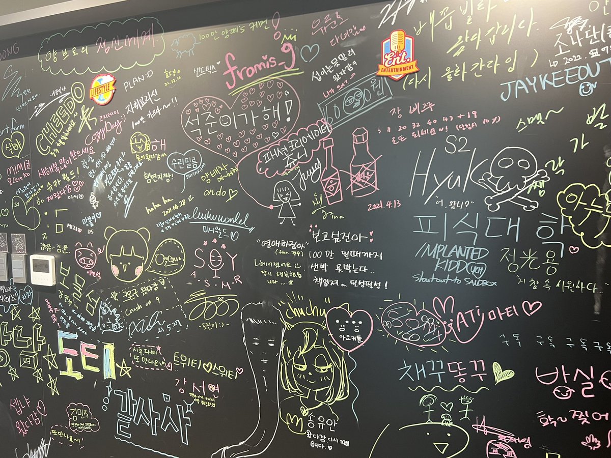 MartinKwanho's tweet photo. We are talking about much more collaboration with Sandbox Network, a creator of Meta Toy DragonZ https://t.co/VcS4pbVoVO