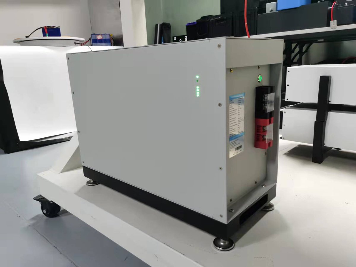 SolarEvvo's tweet photo. HOW DO YOU CHOOSE THE BEST BATTERIES FOR YOUR SOLAR SYSTEM?
#Cheap is expensive #Quality over quantity #Solar Batteries #Renewable Energy https://t.co/W4QiCVDGIn