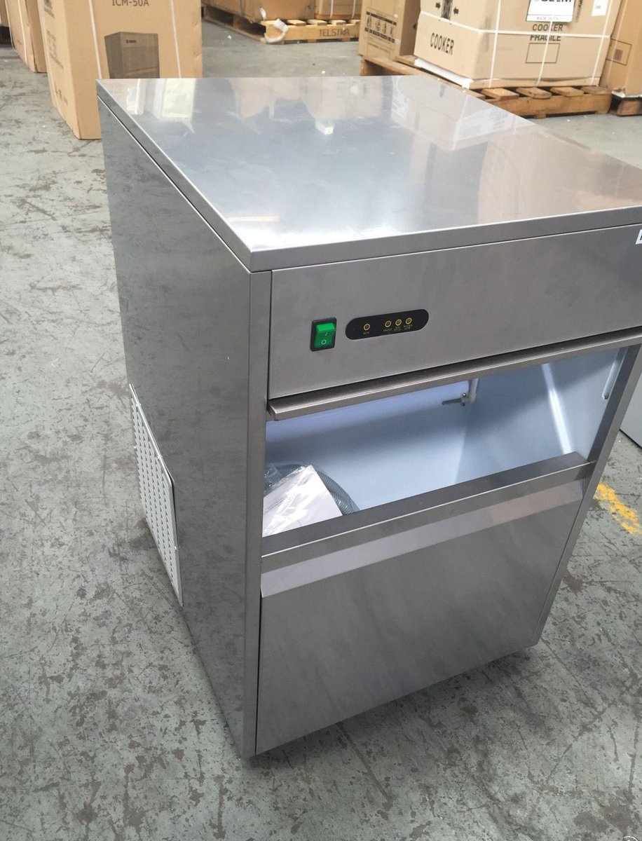 studio_chimp's tweet photo. Commercial Ice maker machine -  https://t.co/rrTEhFSR0X

&amp;nbsp;
&amp;nbsp;
Suitablefor Commercial use in most establ... https://t.co/ip9ReGdyJM