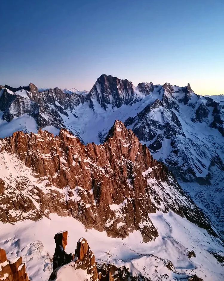 endorfeen_'s tweet photo. 🏔 Les Drus. You liked the first episode? @bastien_levy has the second one - the Pierre Allain Leininger route! #lesdrus #winterascent #guidechamonix #chamonix #montblanc #adventureiscalling #followtheguide #goexplore #neverstopexploring #explorenewplaces
https://t.co/sMrnelSeh8 https://t.co/OGS0nXfJPT