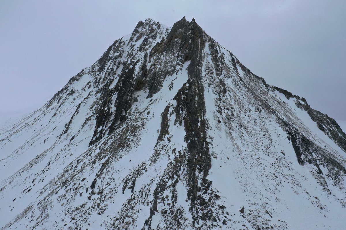 #DOM of the day - Introducing the #Griegaksla digital model!

Interact with the #Svalbox model here: svalbox.no/?page_id=4150 

 #DigitalGeology #Arctic #Svalbard