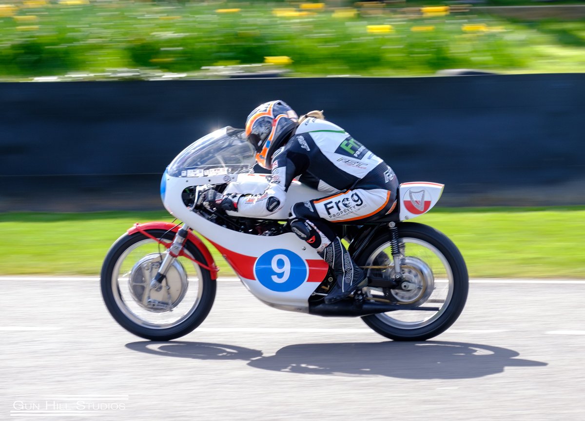 gunhillstudios1's tweet photo. A glimpse of Maria Costello MBE at the 79th Members meeting on the Yamaha TZ350A more to follow #mariacostello #goodwood #goodwoodrrc #MM79 #gunhillstudios @goodwoodrrc #yamaha #TZ350A https://t.co/vpTuwRTsB4