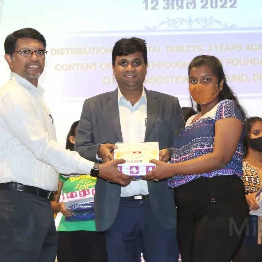 FoundationLadli's tweet image. Today our Founder @LaadliDevendra at ONGC inaugurated the event of 131st Birth Anniversary #BabaSahebBhimraoAmbedkar 
with his vision and inspiration enebled the access of #DigitalEducation for 75 #MarginalizedStudents
By Providing them Free BYJU'S  #DigitalTablets.